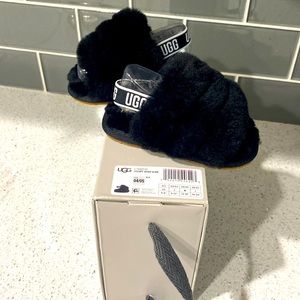 UGG I fluff yeah slide black toddler slipper